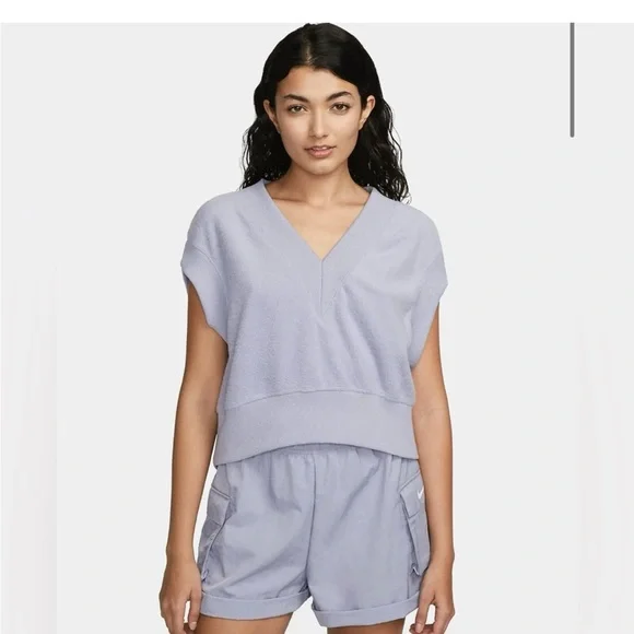 Women's Light Purple Nike vest - Picture 3 of 13